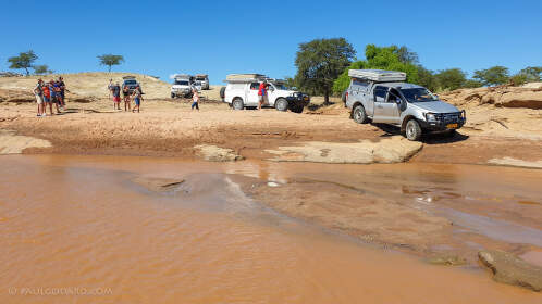 Jojo, Julien, Manon, Marc, Marie & Mathou in front of big river crossing