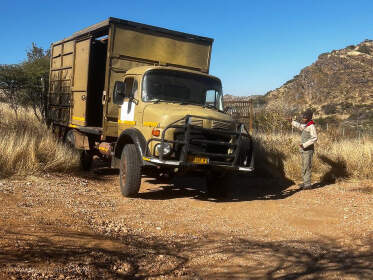 Mercedes truck rescuing Duro