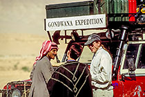beduin men + Paul in front of landy (FL)