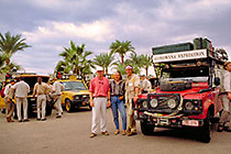 Paul, Petra & Wolfgang in front landy (F) & German Camel Trophy team