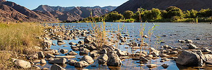 Orange river + mountains