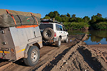 land Cruiser crossing Limpopo river at border post