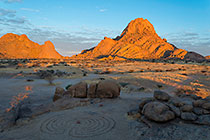 labyrinth | plain & boulders