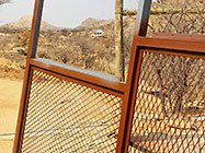 spray painting sliding gate