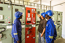 maxi plant |maintenance team running the crushers