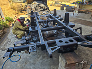 Sedney painting Duro chassi & wheel hubs